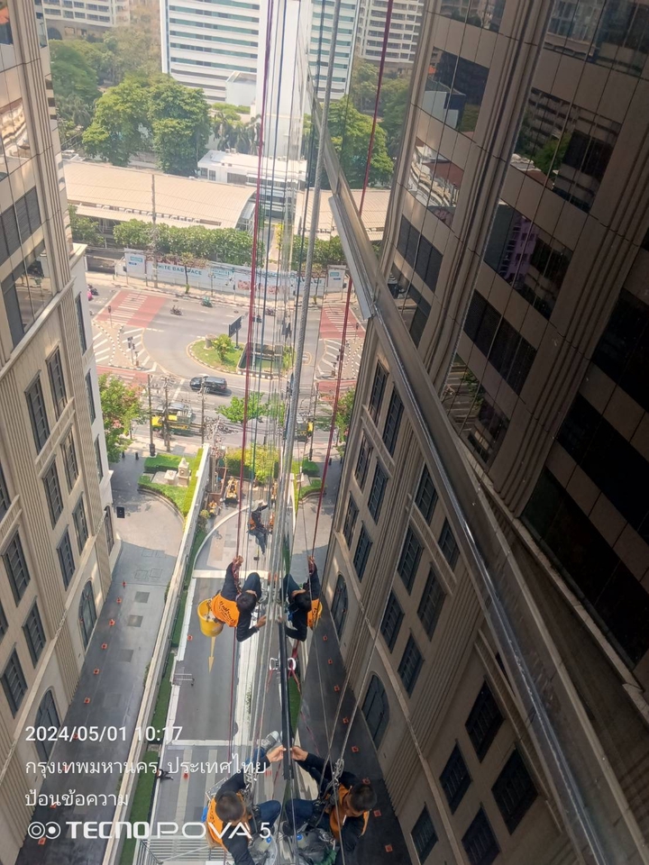 ผู้รับเหมาก่อสร้างกรุงเทพฯ ปีนอาคารสูง ทำความสะอาดกระจก