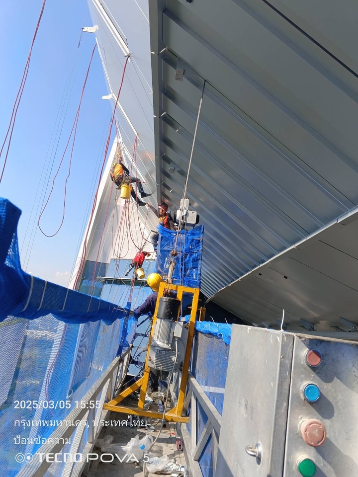 ผู้รับเหมาก่อสร้าง ก่อสร้างอาคารสูง งานความสูง ช่างปีนป่าย