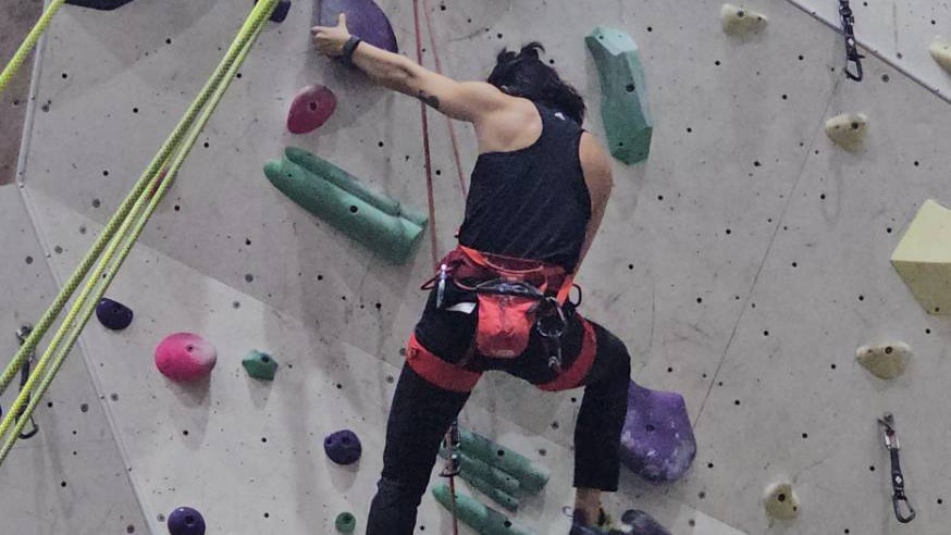 พาปีนหน้าผาสำหรับมือใหม่และเก่า ทั้งในยิม/หน้าผาจริง boulder Top Rope/Lead