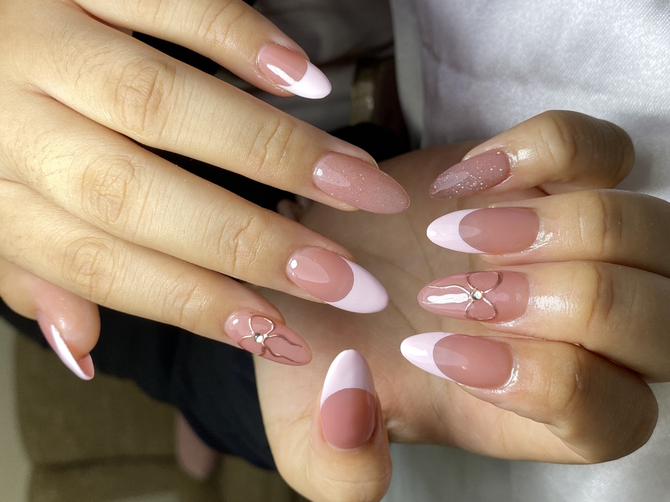 ช่างทำเล็บ - ทาสีเจลและต่อเล็บนอกสถานที่ — สวยครบจบถึงที่บ้าน - 20