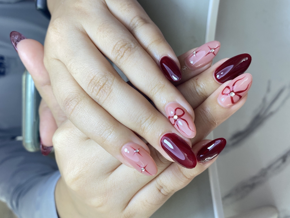 ช่างทำเล็บ - ทาสีเจลและต่อเล็บนอกสถานที่ — สวยครบจบถึงที่บ้าน - 12