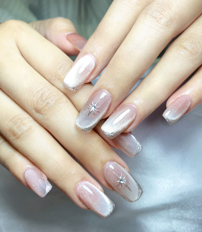 ช่างทำเล็บ - ทาสีเจลและต่อเล็บนอกสถานที่ — สวยครบจบถึงที่บ้าน - 30