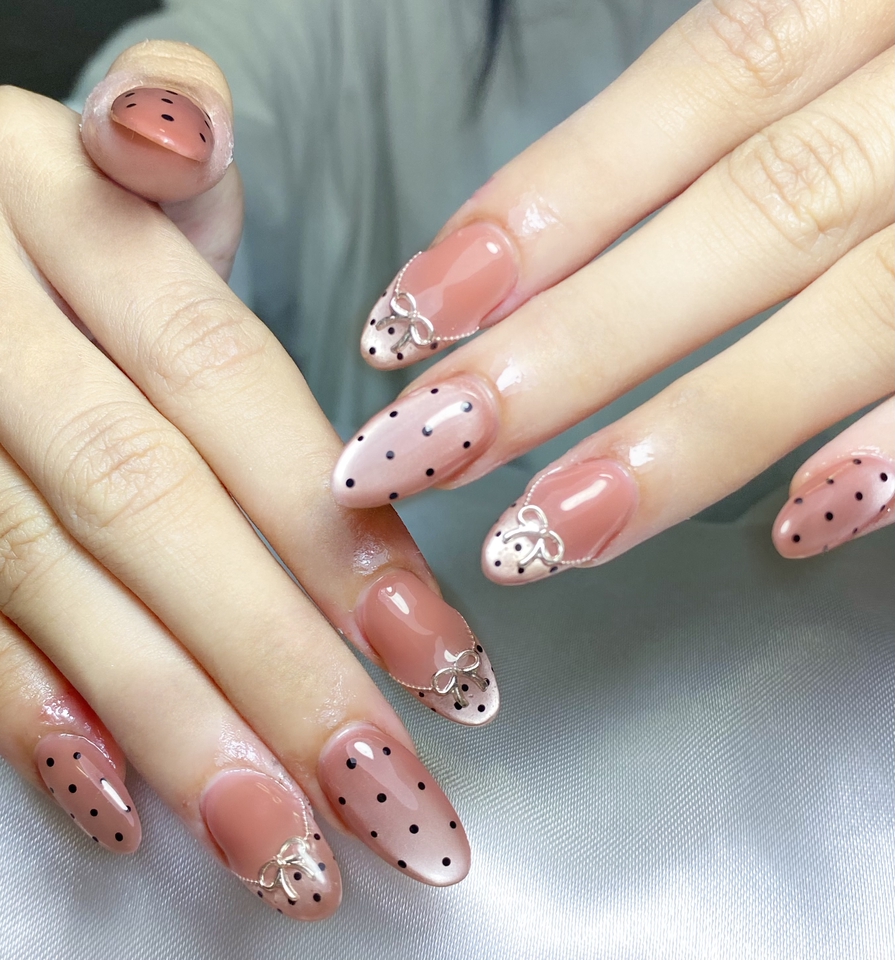 ช่างทำเล็บ - ทาสีเจลและต่อเล็บนอกสถานที่ — สวยครบจบถึงที่บ้าน - 17