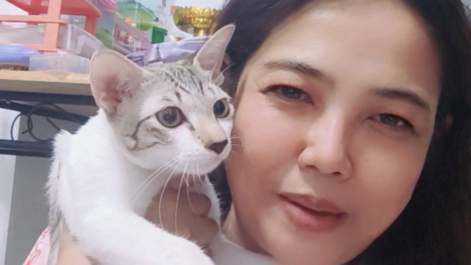 แม่หมอปากแดงไพ่แรงพูดตรง