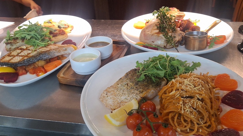 ขายสูตรอาหาร 3 เมนูอาหารทะเลและเนื้อสัตว์ พร้อมผักและเครื่องเคียง