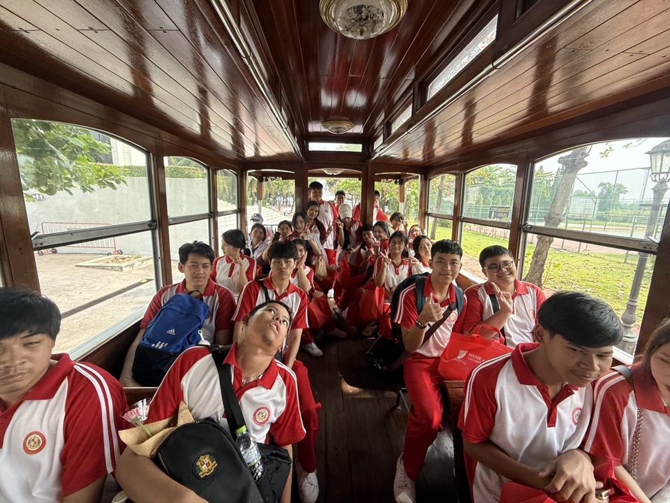 แปลภาษา - รับบรรยายสถานที่ เพื่อประสานงาน อังกฤษ-ไทย-ฝรั่งเศส - 7