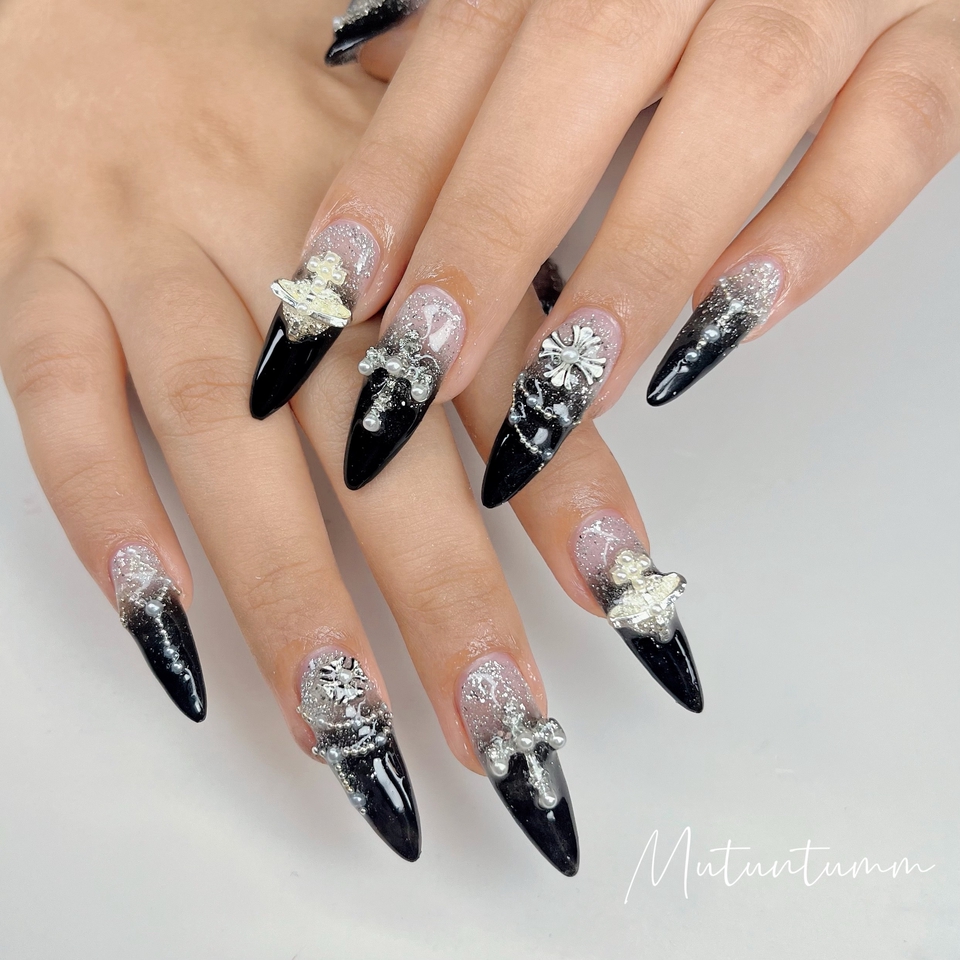 บริการทำเล็บที่บ้าน ทําเล็บเจลสวยหรู ช่างทำเล็บมืออาชีพ