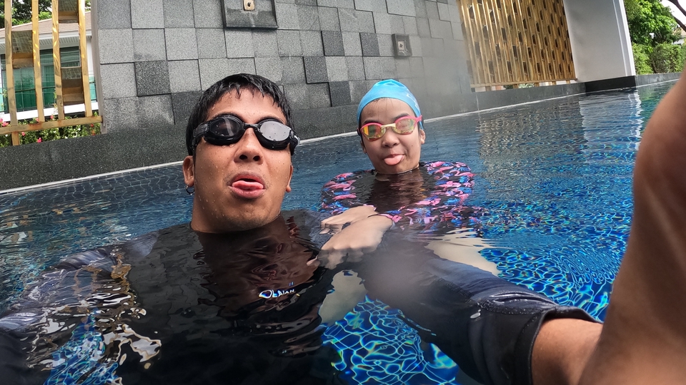ประสบการ์สอนว่ายน้ำ 5 ปี สามารถสอนได้ตั้งแต่เด็กอายุ 5 ขวบ ถึงผู้สูงอายุ