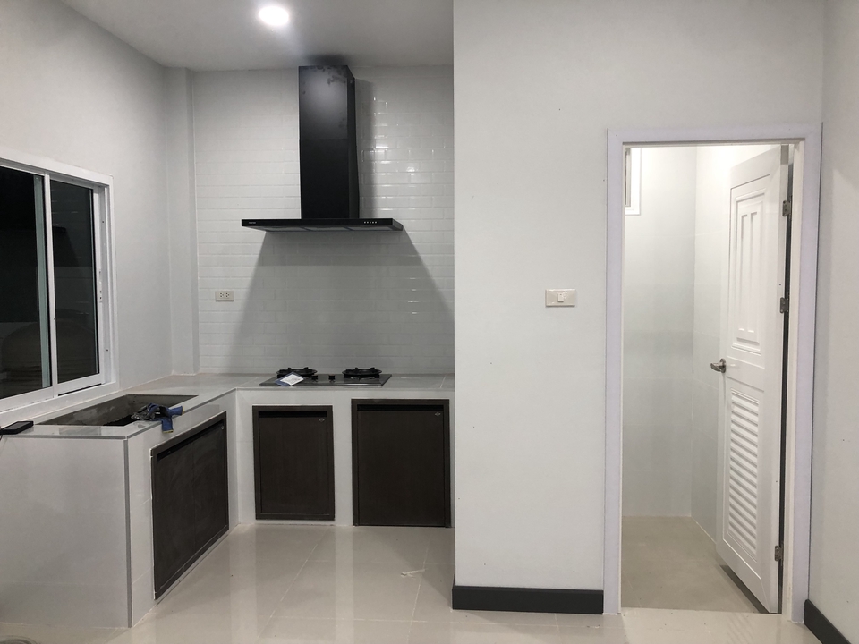 รับเหมาก่อสร้างต่อเติมบ้านครัวสวยหรู  ครัวบิ้วอิน