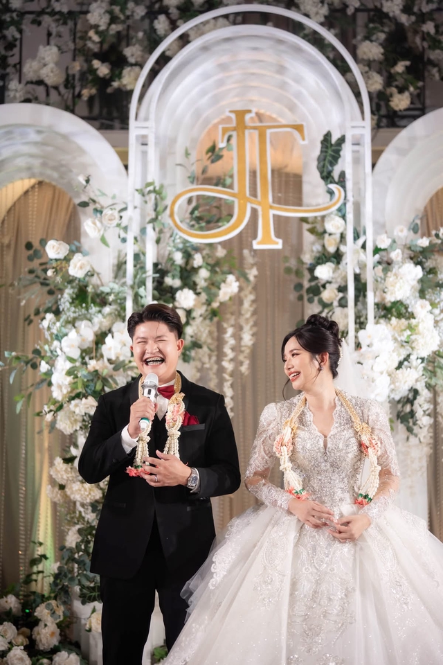รับถ่ายรูปงานแต่งงานสวยๆ ช่างภาพมืออาชีพ บริการถ่ายภาพพรีเวดดิ้ง