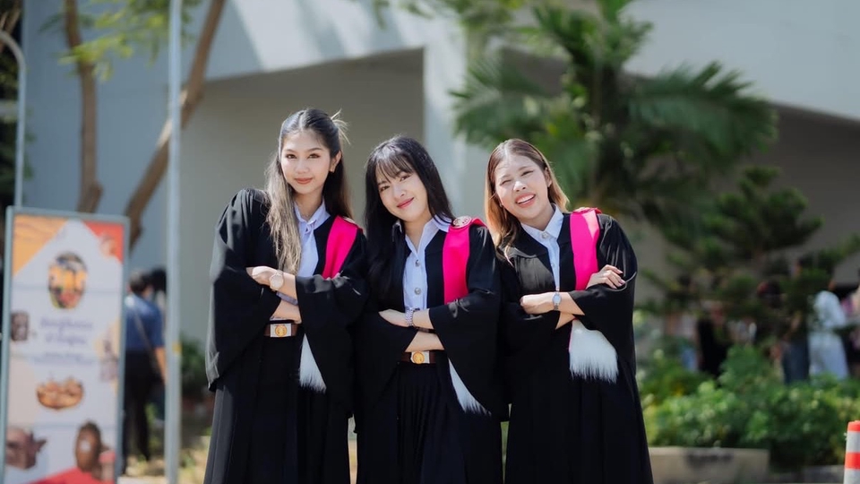 รับถ่ายวีดีโอ งานจบการศึกษา บัณฑิตสาวสวย