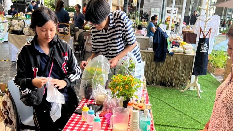 พนักงานขาย งานอีเว้นPC