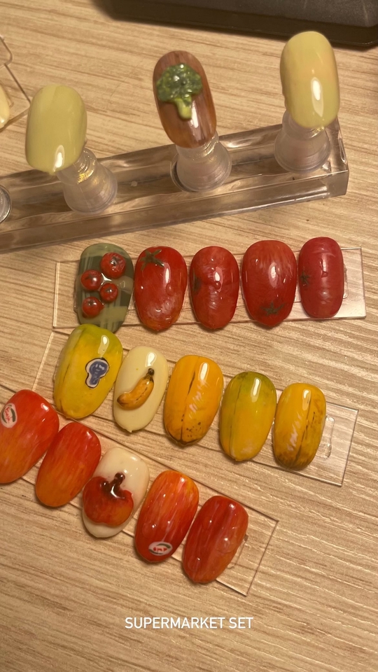 รับทำเล็บมือเพ้นท์ลายผลไม้ ของขวัญแฮนเมดน่ารัก