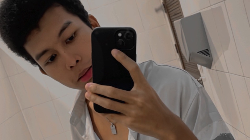 สวัสดีครับ ชื่อเปา อายุ19-20 รับจ้างไปกินอาหาร ดูหนัง และอื่นๆ