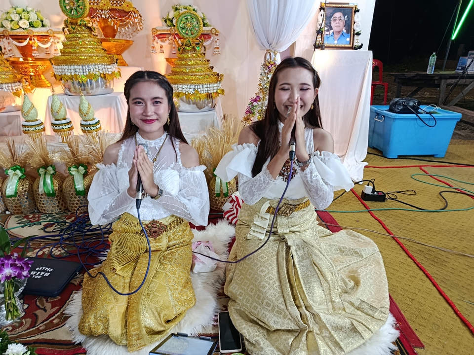 นักร้องหญิง งานร้องเพลง งานแต่งงาน บริการนักร้อง