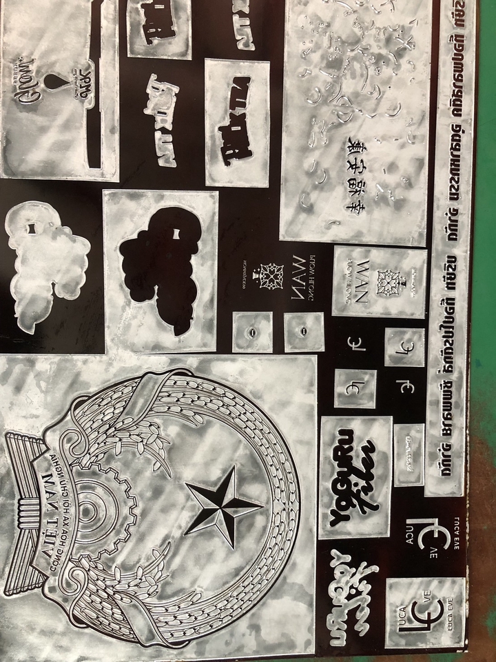 รับออกแบบบรรจุภัณฑ์สวยงาม ออกแบบแพคเกจจิ้งสินค้าครบวงจร