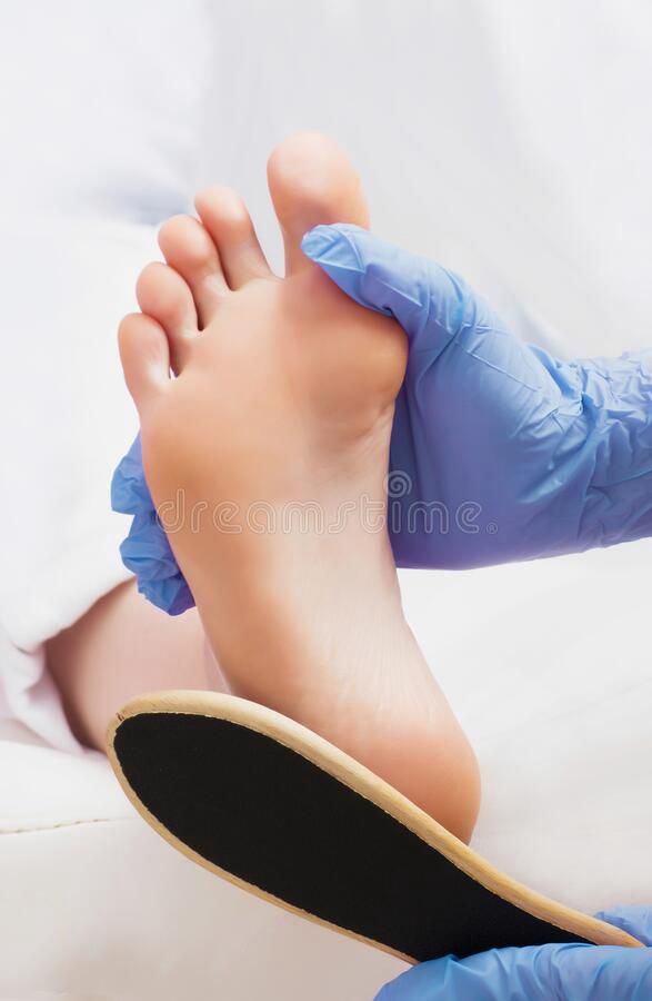 บริการทำเล็บที่บ้าน ช่างทำเล็บมืออาชีพดูแลเท้า