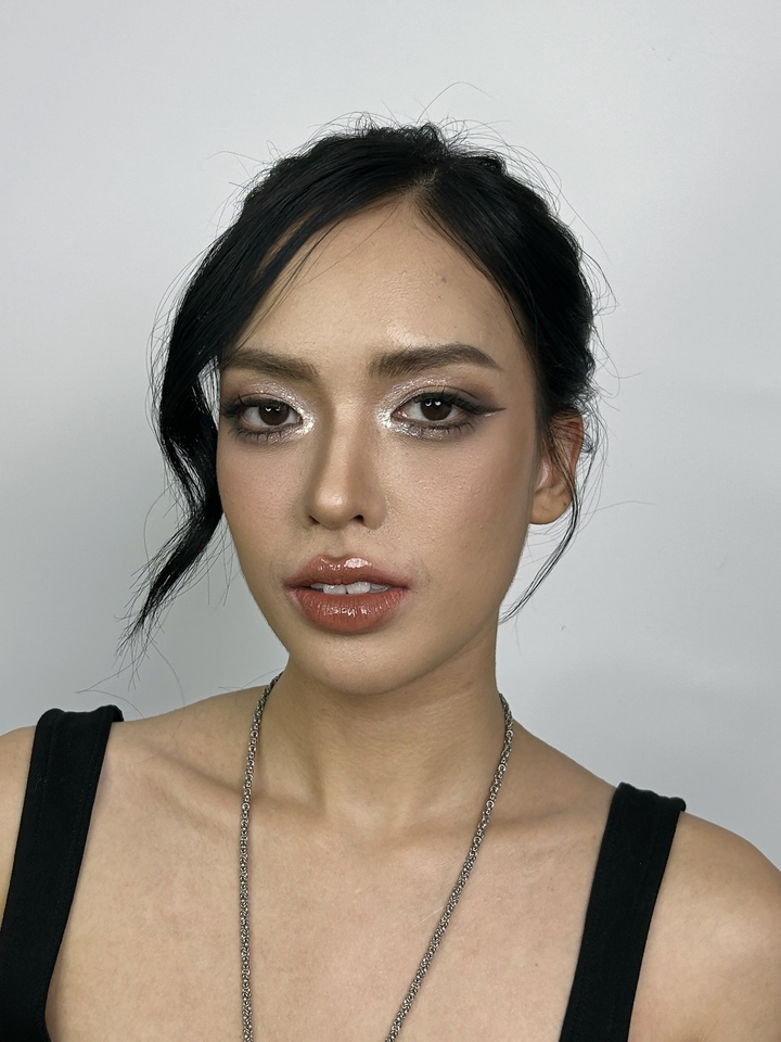 ช่างแต่งหน้า ช่างแต่งหน้ารับปริญญา เนรมิตลุคสวยด้วยเมคอัพสวยฉ่ำ ลิปสติกสีสวย แต่งหน้าไปงาน รับปริญญา แต่งหน้าสไตล์เกาหลี ช่างแต่งหน้ากรุงเทพฯ พร้อมทำผมสวยเป๊ะ เพื่อนเจ้าสาว แม่เจ้าสาว