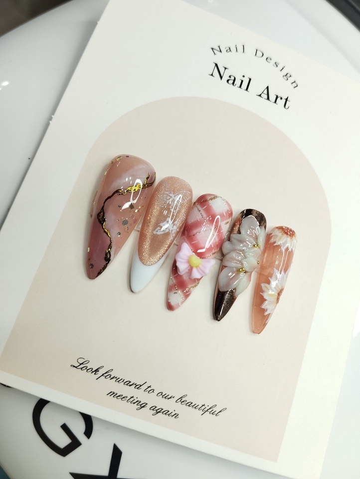 ทำเล็บนอกสถานที่ ออกแบบเล็บสวยงามหลากสไตล์ พร้อมบริการทำเล็บเจลที่บ้าน ทำเล็บสวย ทำเล็บแฟชั่น