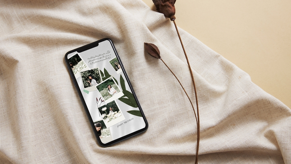 รับออกแบบแบนเนอร์ facebook บนผ้าสีอ่อน มีโทรศัพท์มือถือแสดงภาพออกแบบ banner