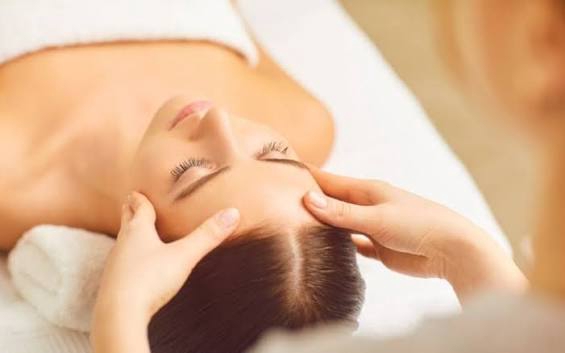 ผ่อนคลายจากการเมื่อยล้า นวดหัวแบบแห้งเพื่อปรับสมดุล คลายความล้า