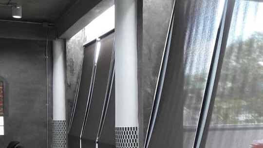 ม่านม้วนกันแสง 5% ระบบเฉลียง