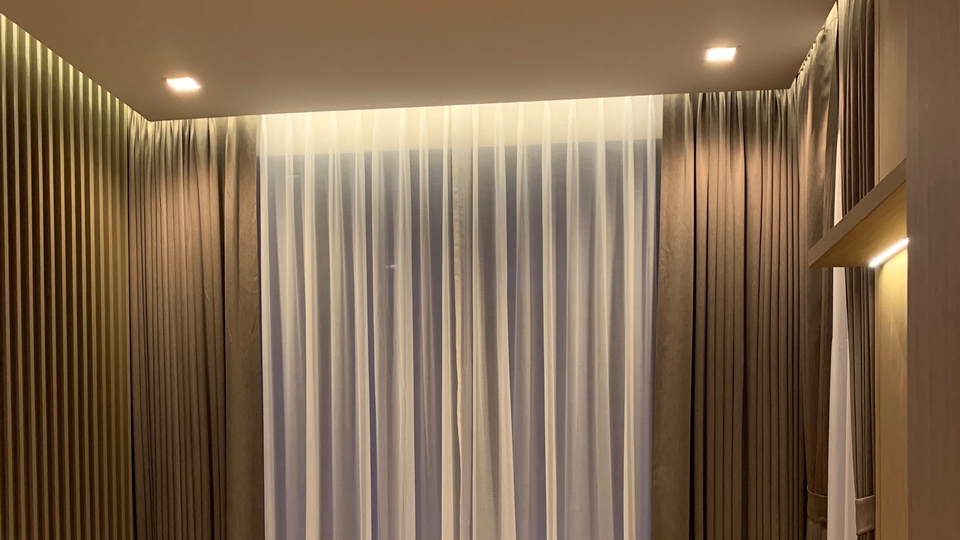 ติดตั้งม่านจีบและโปร่ง