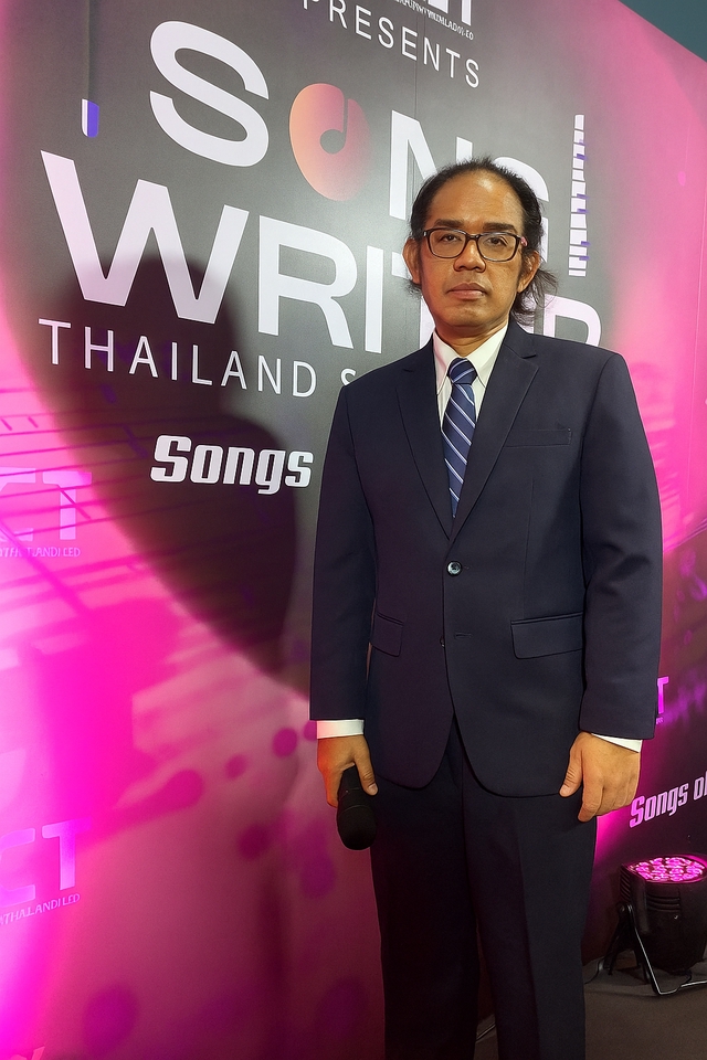 รับเขียนนิยายมืออาชีพ บริการเขียนเรื่องสั้นคุณภาพสูง