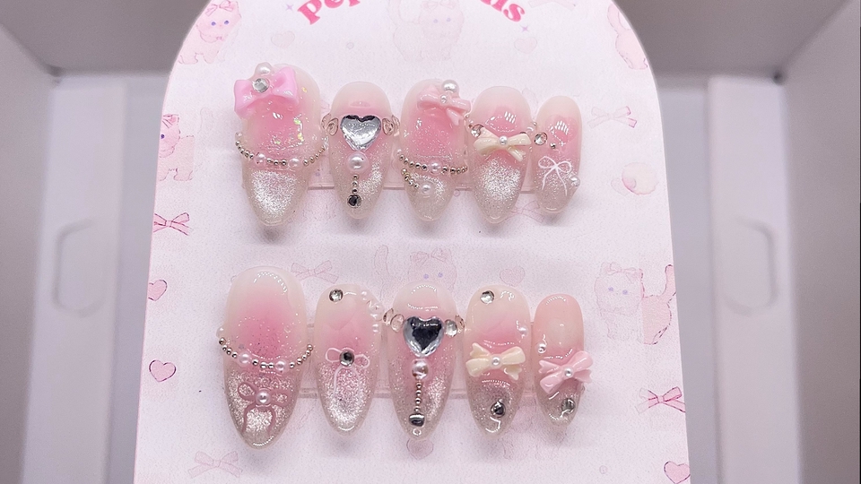 บริการทำเล็บที่บ้าน ออกแบบลายน่ารัก เสริมสวยมือสวย