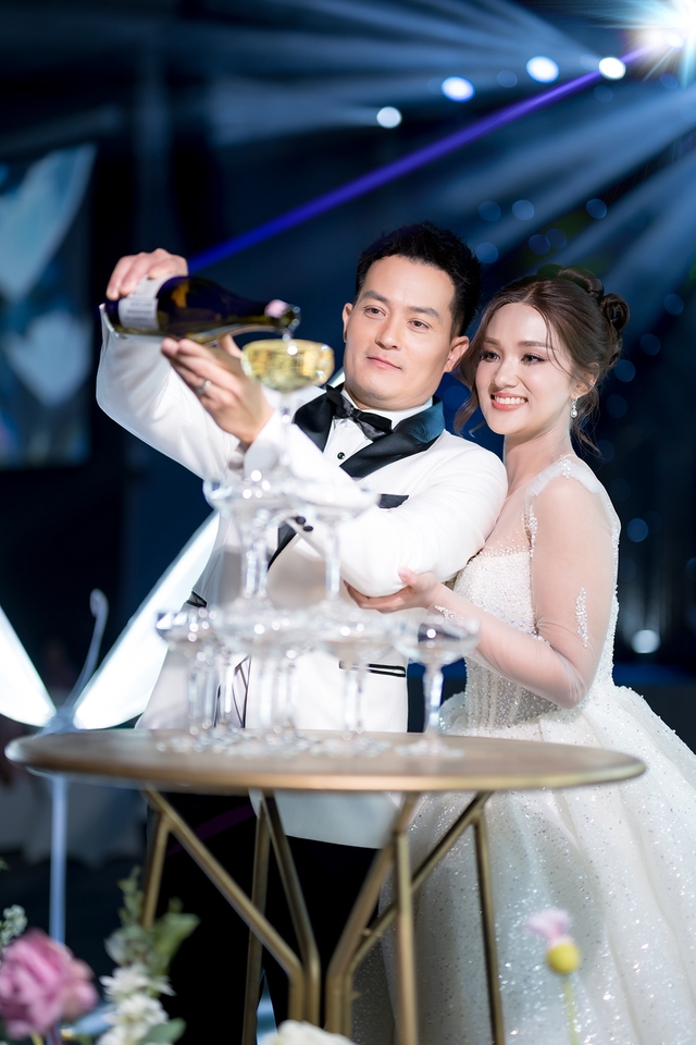 รับถ่ายภาพงานแต่งงานสวยๆ ช่างภาพมืออาชีพ ภาพพรีเวดดิ้ง