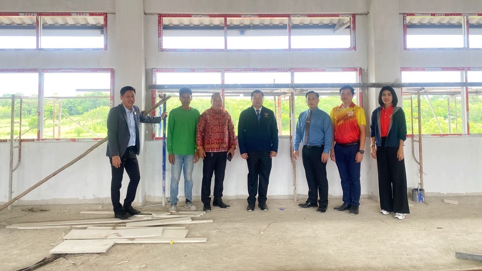 รับงานเกี่ยวกับไฟฟ้าครับออกแบบ เขียนแบบ และเป็นช่างไฟฟ้า ติดตั้งอุปกรณ์ไฟฟ้าและซ่อมแซม