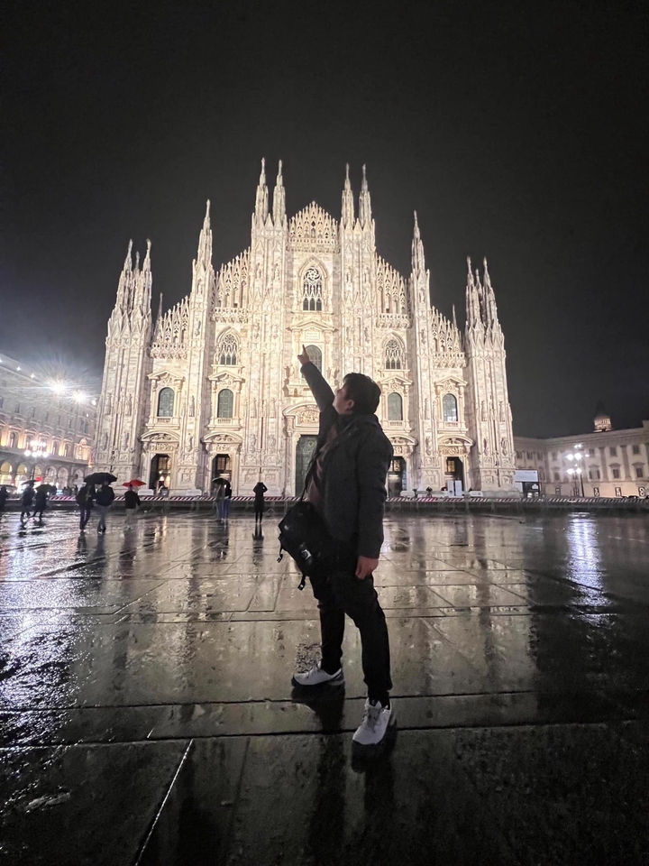 ไกด์ส่วนตัวยุโรปเที่ยวกลางคืนมิลาน ไกด์นำเที่ยว พาเที่ยว Duomo di Milano