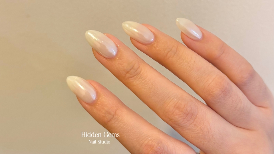 ทาสีเจลมือเท้า สีพื้น Hidden Gems Nail Studio (มีนบุรี)