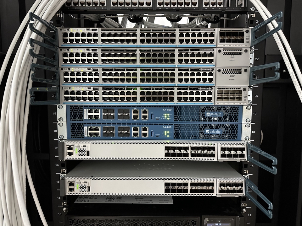 วางระบบเครือข่ายเซิร์ฟเวอร์ ติดตั้งและซ่อมคอมพิวเตอร์