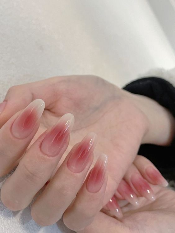 บริการทำเล็บที่บ้าน เจลสีชมพูอ่อน