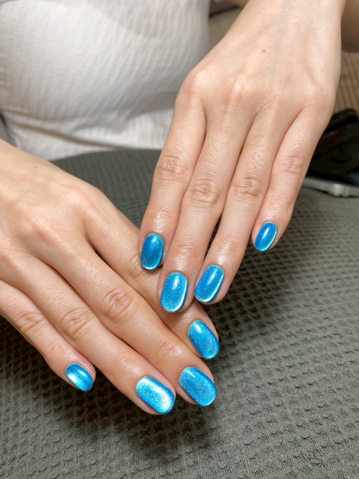 บริการทำเล็บที่บ้าน สีฟ้าประกาย ทาเล็บเจลสวยๆ