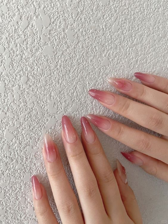 บริการทำเล็บที่บ้าน โทนสีชมพูอ่อน รับทำเล็บเจล