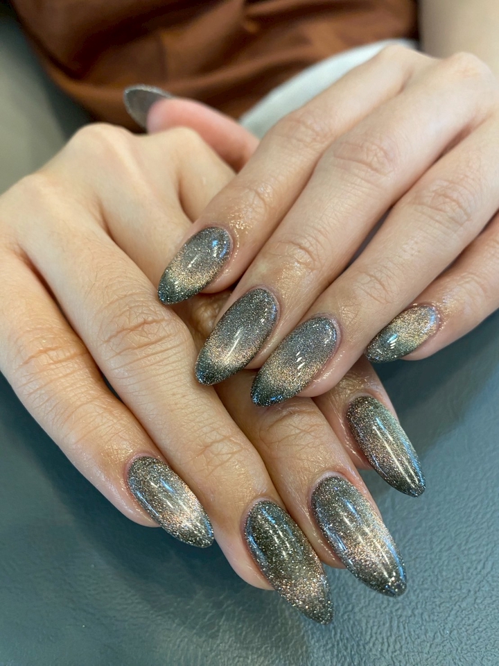 บริการทำเล็บที่บ้าน เจลสีสวย ทาเล็บเจล ช่างทำเล็บมืออาชีพ