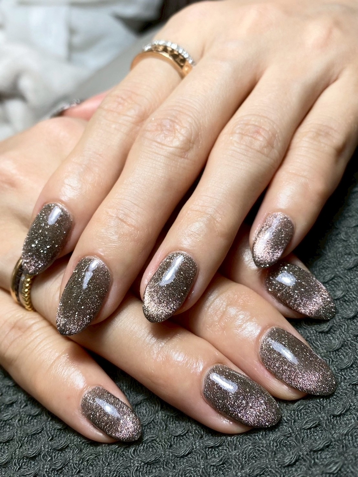 บริการทำเล็บที่บ้าน สีเมทัลลิคสวยหรู