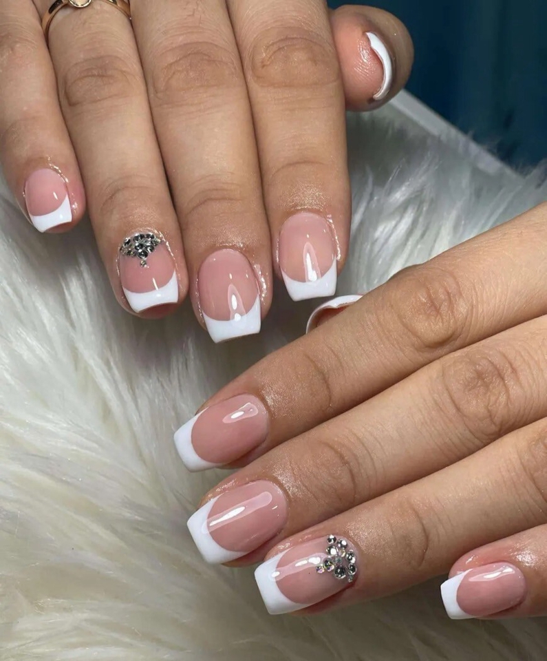 ช่างทำเล็บ - ทาสีตกแต่งปลาย (อนุเสาวรีชัย) - 2