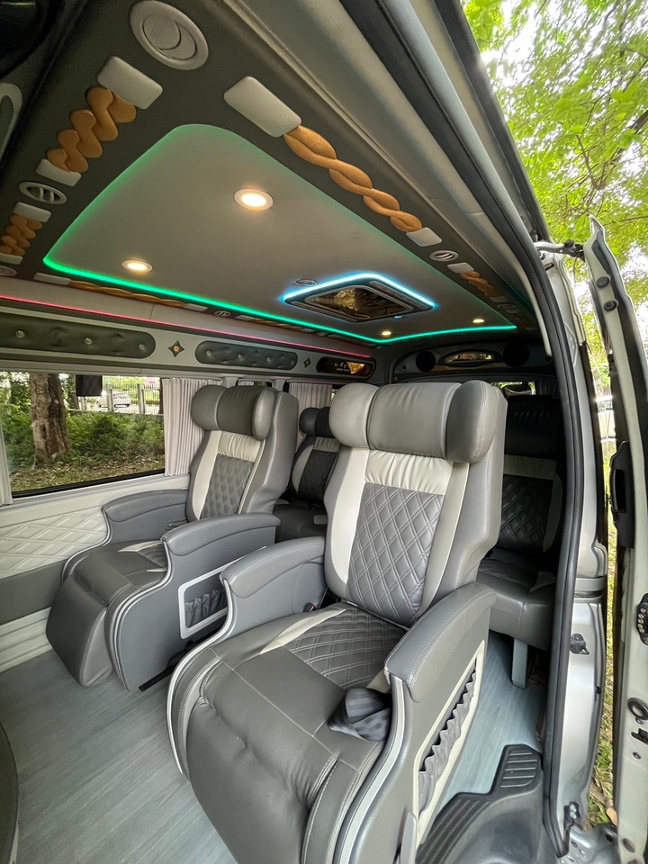 เช่ารถตู้อุบลราชธานี - เช่ารถตู้ Toyota computer All new VIP 8-9 ที่นั่ง - 4