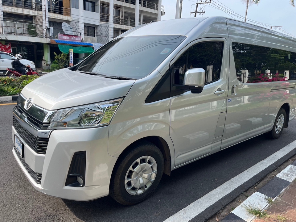 เช่ารถตู้อุบลราชธานี - เช่ารถตู้ Toyota computer All new VIP 8-9 ที่นั่ง - 2