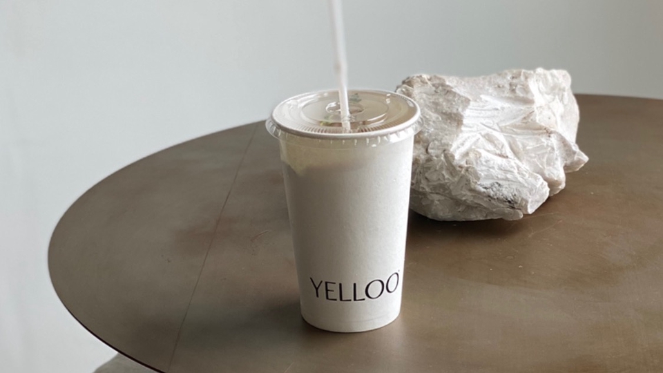 เพื่อนถ่ายรูป ตามคาเฟ่ กล้องมือถือ