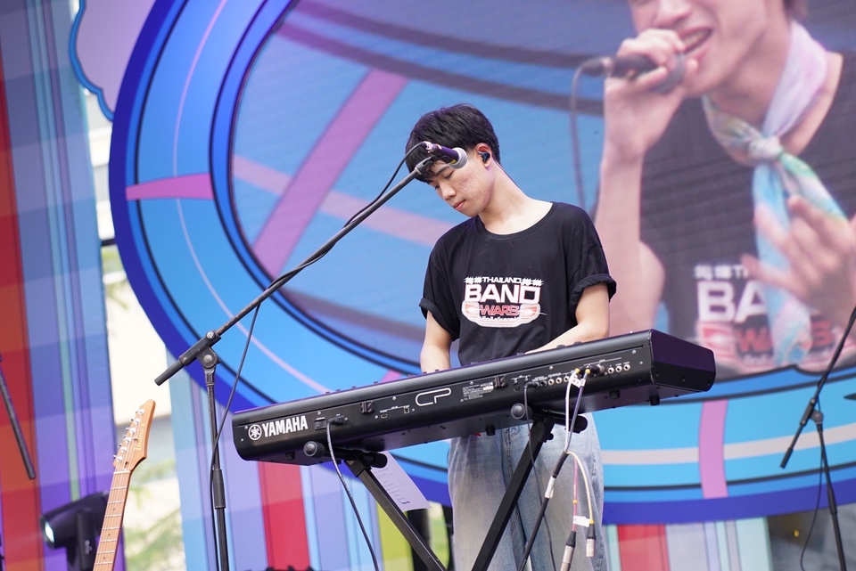 รับทำดนตรีประกอบภาพยนตร์  มิกซ์เพลง ตัดต่อเสียง  Yamaha