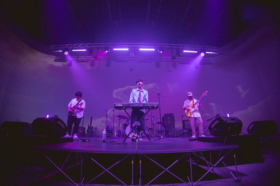 รับทำเพลงประกอบภาพยนตร์  มิกซ์เพลง ตัดต่อเสียง  ทำดนตรี