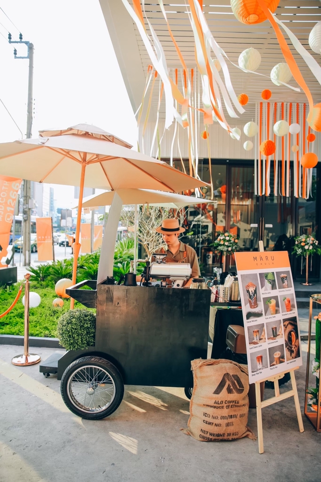 รับจัดบูธงานอีเว้นท์เครื่องดื่ม MARU COFFEE บูธสวยน่ารัก