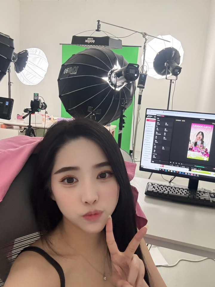 จ้างเน็ตไอดอลรีวิวสินค้า บล็อกเกอร์รีวิว คุณภาพสูง