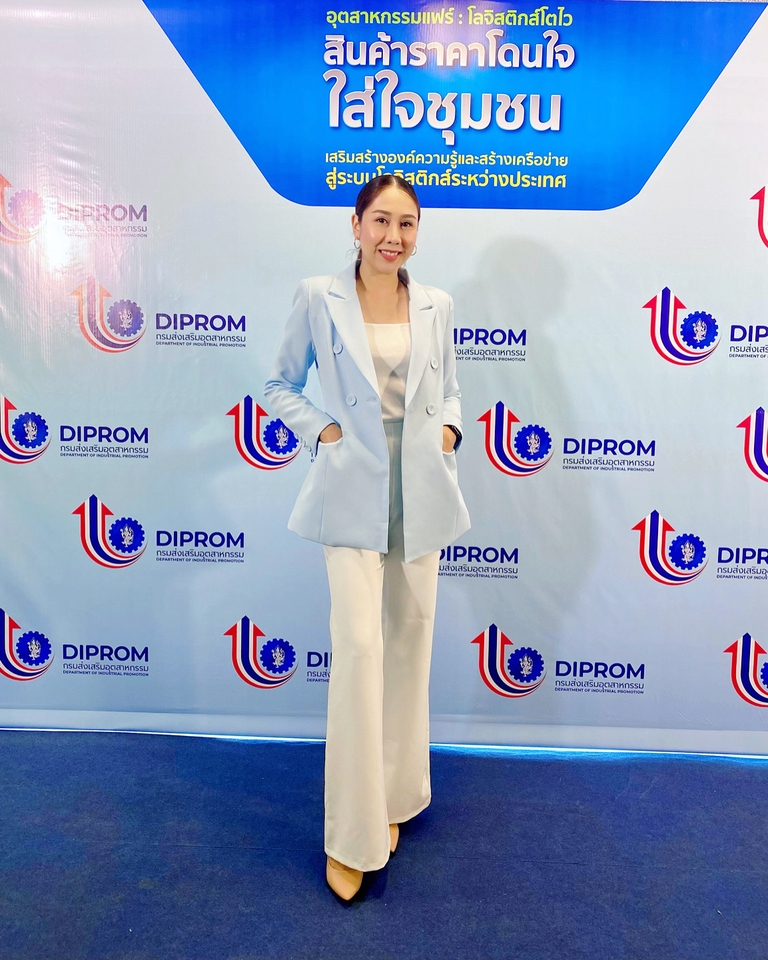 หาพิธีกรมืออาชีพ พิธีกรงานอีเว้นท์ รับจ้างพิธีกร ราคาพิธีกร