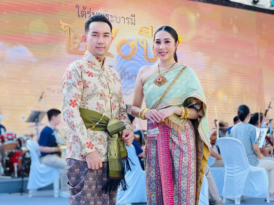 พิธีกรมืออาชีพงานอีเว้นท์ รับจ้างพิธีกร จ้าง MC ราคาพิธีกร