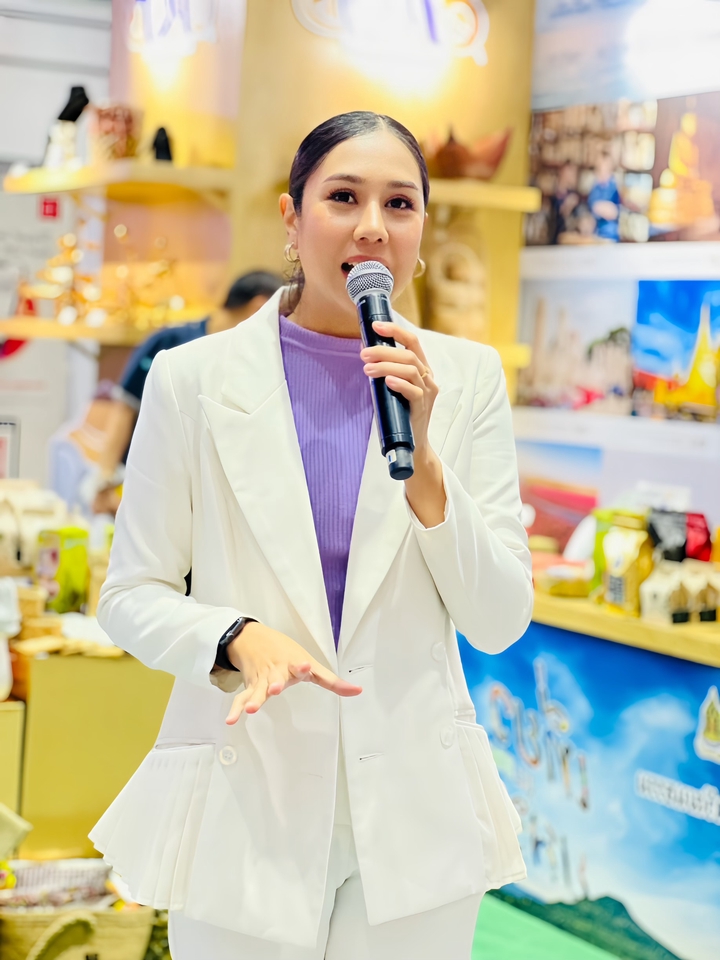 พิธีกรมืออาชีพ จ้างพิธีกรงานแต่งงาน รับจ้าง MC งานอีเว้นท์